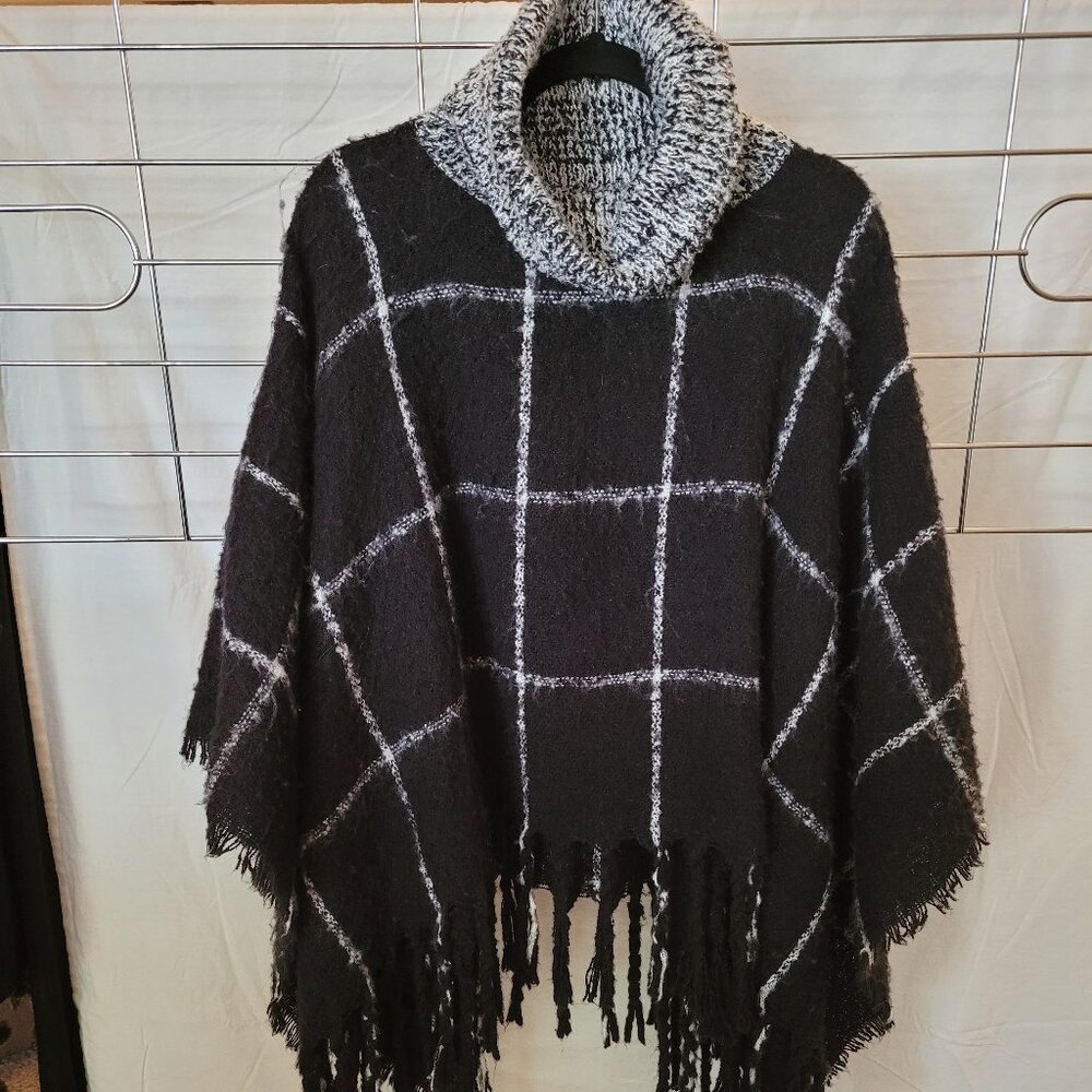 Michael Stars (Evereve) Fringed Poncho - One size